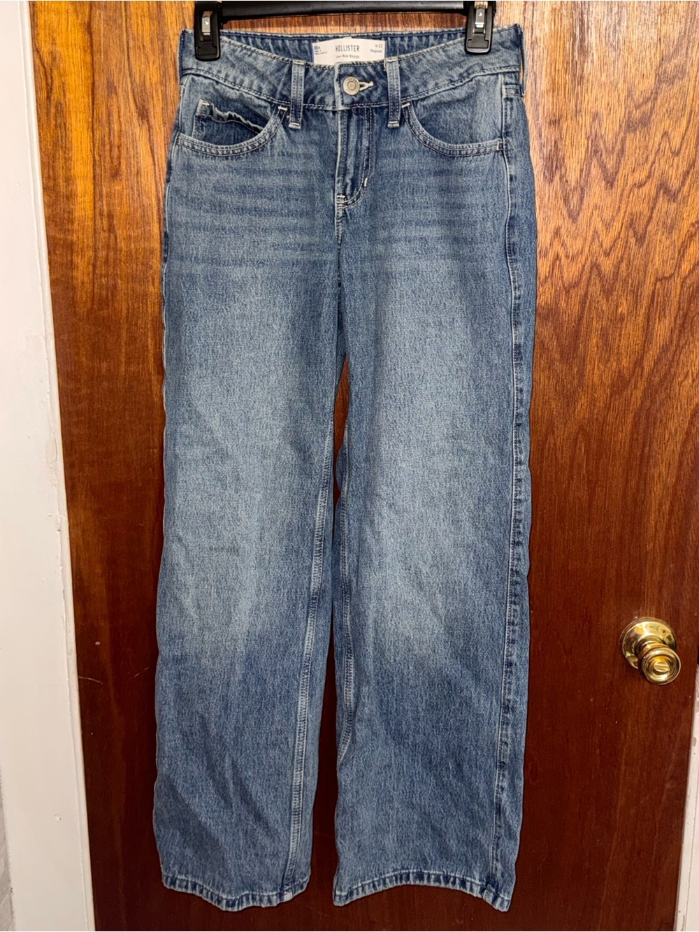 Hollister Low-Rise Baggy Jeans
